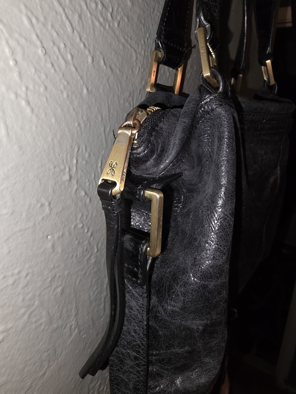 HOBO International Black Distressed Vintage Leather Convertible Crossbody Bag - Picture 2 of 6